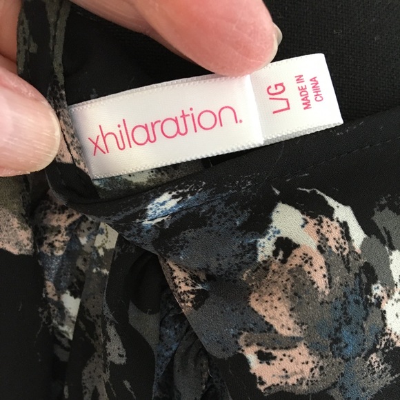 5/20 2/$15 Flowy Floral Blouse - Picture 3 of 4